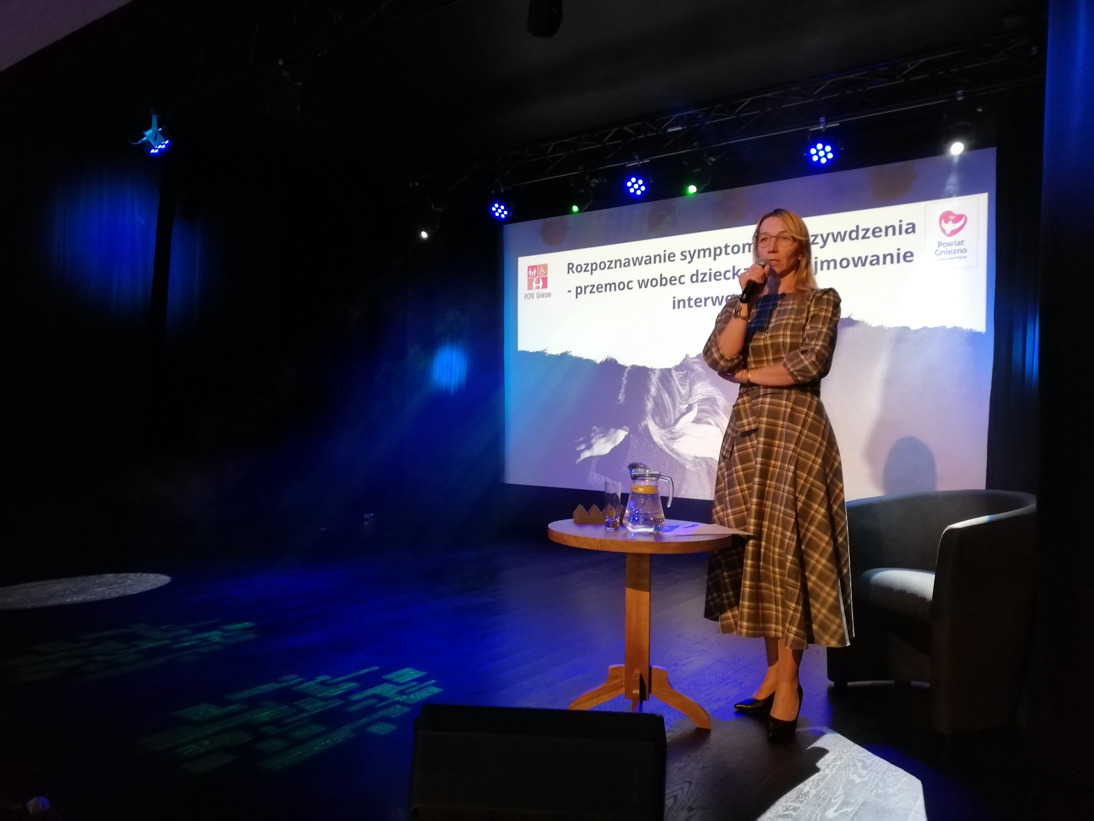 stop przemocy otwarcie konferencji przez wicestarostę