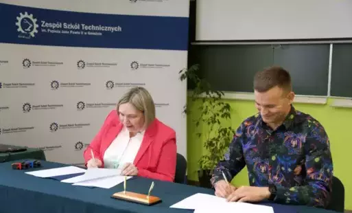 Zdjęcie do Wirtualna rzeczywistość w gnieźnieńskim ZST dzięki wsp&oacute;łpracy z Eneą Operator